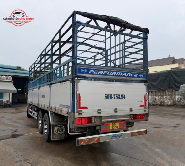 Tháo bỏ khung mui vách hông cũ